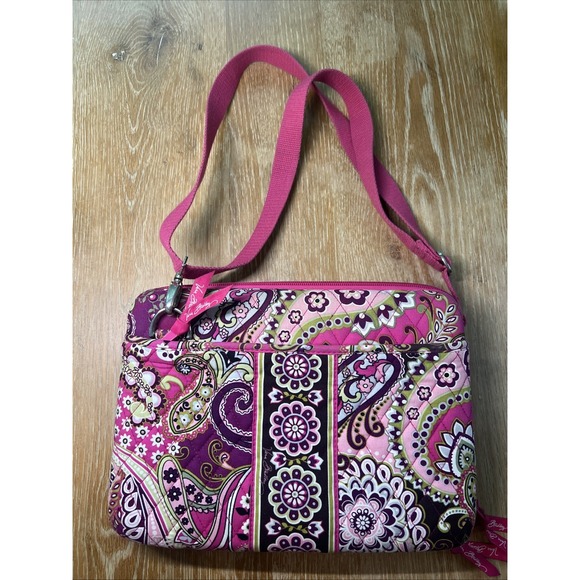 Vera Bradley Other - Vera Bradley Hard Shell Zip Close eReader iPad Carrying Case With Strap Berry